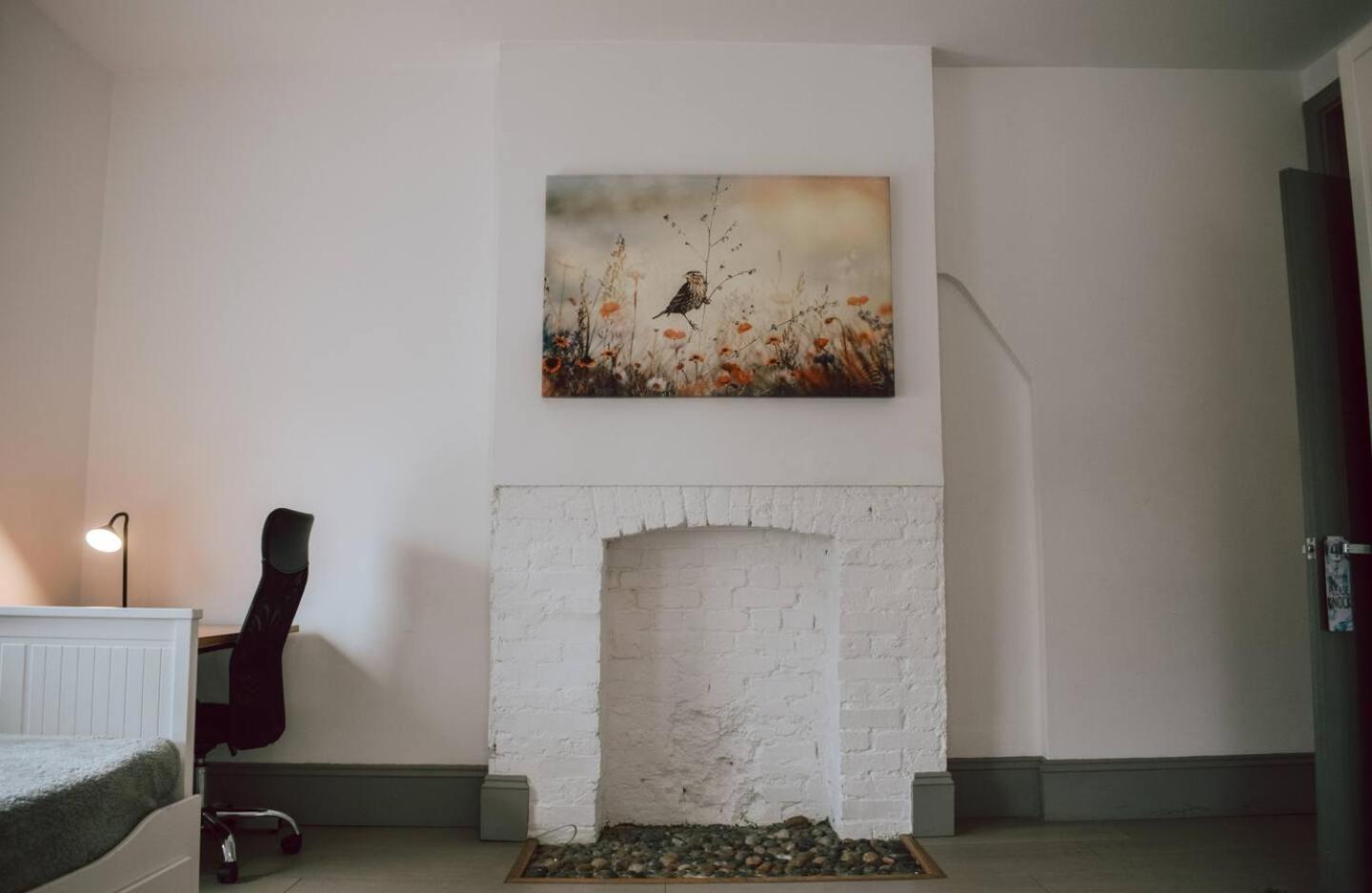 Apartment The Near Strawberry Hill