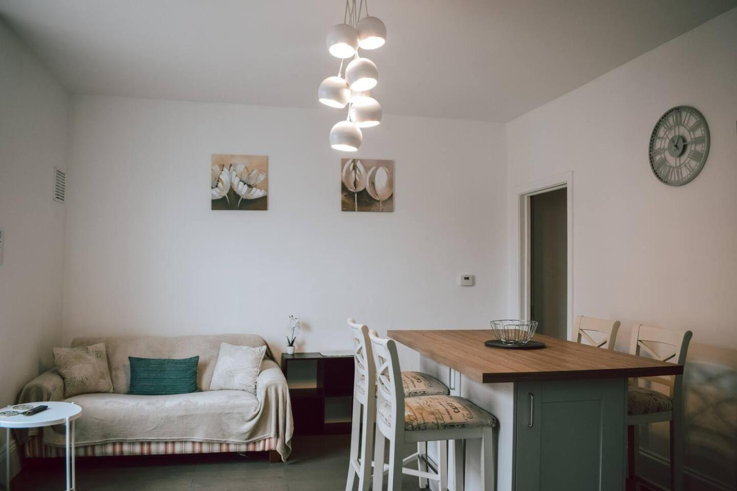 The Near Strawberry Hill Apartment Twickenham
