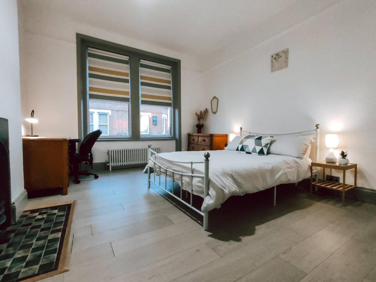 The Near Strawberry Hill Apartment Twickenham